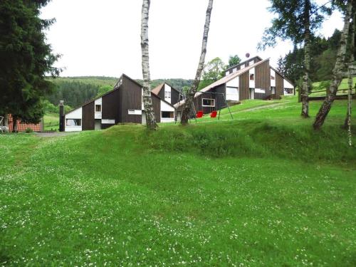 Typ Fuchsbau 2.3km von Valmestraße entfernt