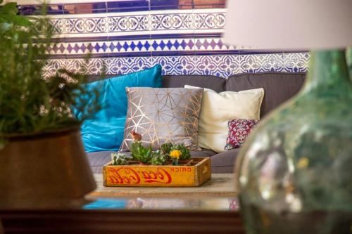 Aminta Home