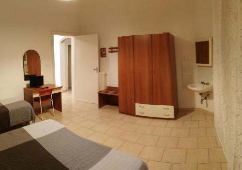Albergo e Residence Vittoria - Tap to explore photos
