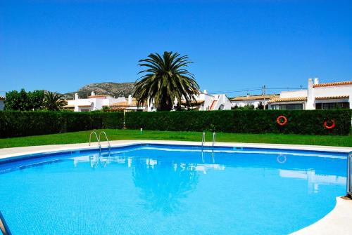 สระว่ายน้ำ, VALL GRAN 3 in ลาตอเร เบยา