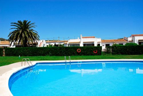 สระว่ายน้ำ, VALL GRAN 2 in ทอร์โรเอลลาเดอมอนทกรี