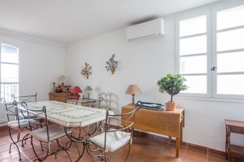 Large 2 flat w terrace in front of the sea in Antibes Old City - Welkeys - Apartment - Antibes