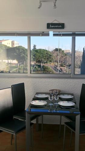View, Lara 3 - T2 Loggia Piscine 2 lits doubles Parking Pres du centre-port et ile Loisirs near A la Table de Geraldine