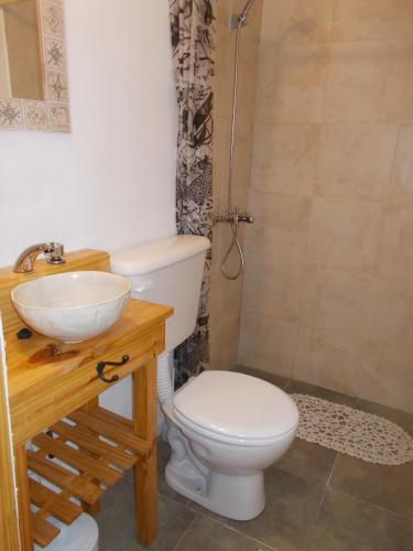 Ντους, La Holandesa B & B in Βίγια Λάγκο Μελικίνα