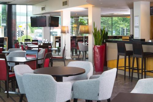 Holiday Inn Express Bath an IHG Hotel - main image