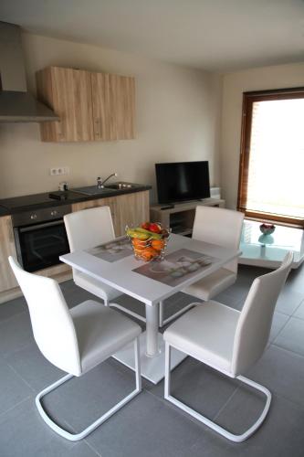 บริการและสิ่งอำนวยความสะดวก, Au Moulin a Paroles in ทัวร์เน