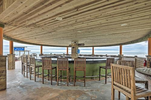 Beachfront Condo with Resort Amenities and Boardwalk! - image 2