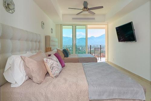 Beachfront condo at Venetian