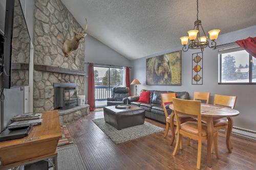 Cozy Fraser Mtn Retreat with Shuttle to Winter Park in Fraser, USA