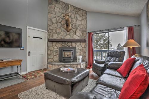 Cozy Fraser Mtn Retreat with Shuttle to Winter Park in Fraser, USA
