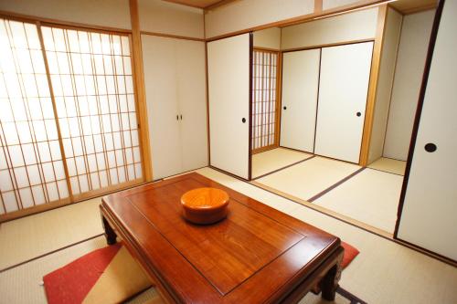 Japanese-Style Room - Smoking