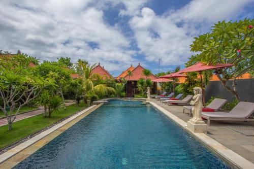 Swimming pool, Lembongan Garden Cottages in Nusa Lembongan