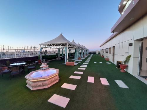 花園, Qasr Alshamal Hotel in 阿拉爾