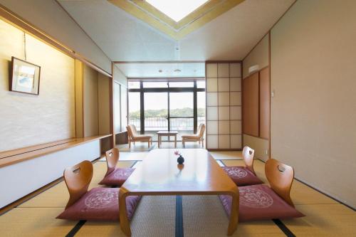 Hotel Urashima Room Type - Japanese-Style Family Room - Main Building - Non-Smoking