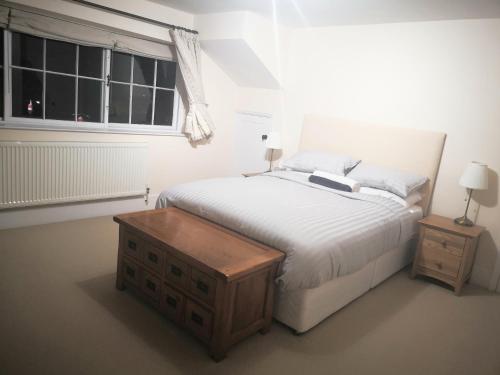 Stunning, spacious town centre apartment