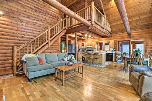 Lakefront Cabin with Dock 6 Mi to Swiss Valley - image 2