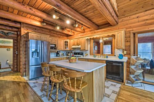 Lakefront Cabin with Dock 6 Mi to Swiss Valley - image 9