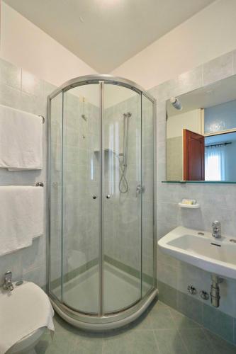 Piccolo Hotel - image 4