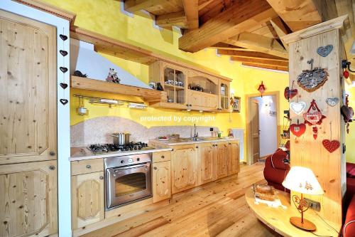  Luxury Exclusive Attic in Pinzolo