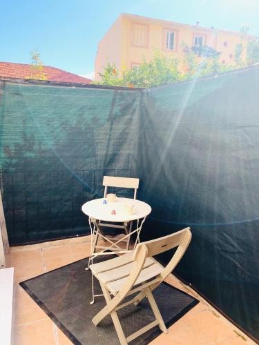 monaco, CHAMBRE LUXE, à 250M casino (monaco, CHAMBRE LUXE, a 250M casino) in โบโซเลย์