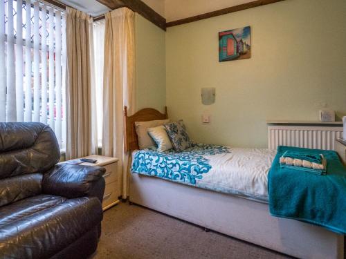 Twin Room image 2