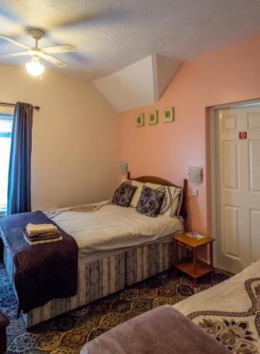 Twin Room room in The Tudor Lodge