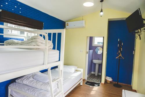 Patoey House Room Type - Deluxe Twin Room