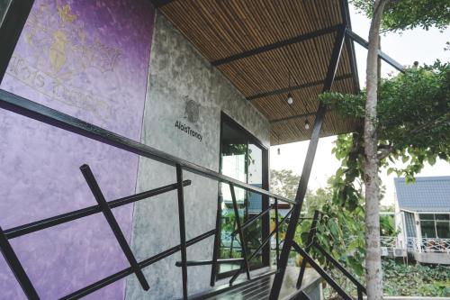 Patoey House in Chonburi