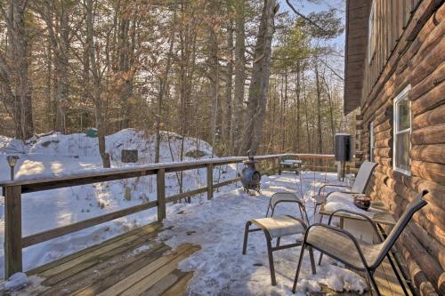 Cabin Private Hot Tub, Walk to Pats Peak Ski Area