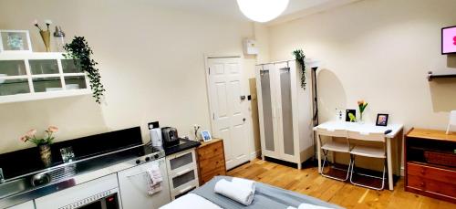 Kitchen, White's Row Resident in London