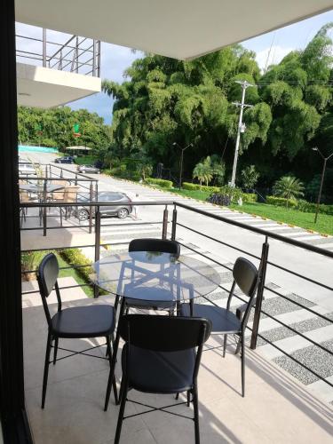 Balkon/terasa, Descanso cafetero, piscinas, jacuzzi, wifi in La Tebaida