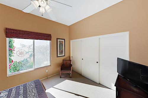 New Listing! La Quinta Cove Gem with Pool & Hot Tub home - image 7