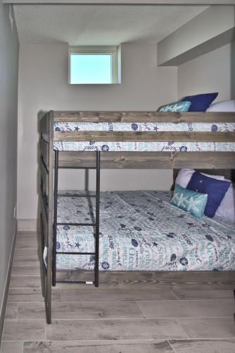 2111 - 2B/2 Bath with Bunks. Master Bedroom & Living Room Face the Gulf! - image 7