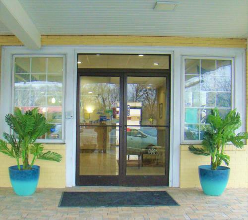 Baymont by Wyndham Front Royal Near Shenandoah National Park - main image