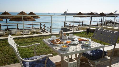 Al Kout Beach Hotel