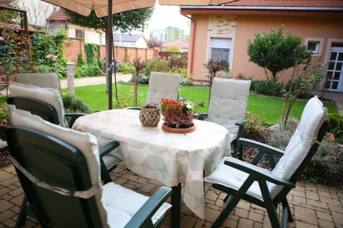 Teubel apartman 2 in Секешфехервар