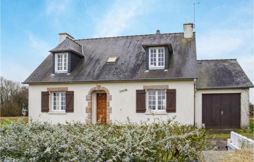 Lovely Home In Sables D'or Les Pins gîte à louer Le Carquois