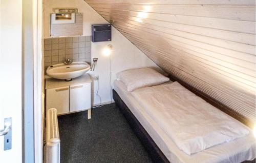 Awesome home in Kirchheim with 3 Bedrooms and WiFi