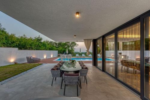 Villa Eleven - image 11