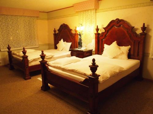 Twin Room with Private Bathroom