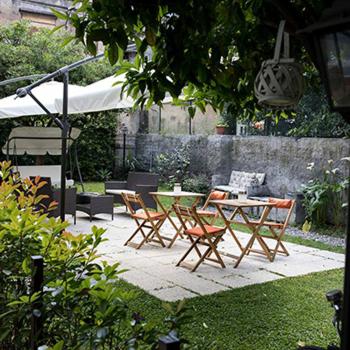 Dimora Novecento Ideally located in the Cibali area, Dimora Novecento promises a relaxing and wonderful visit. The property offers guests a range of services and amenities designed to provide comfort and convenience. 