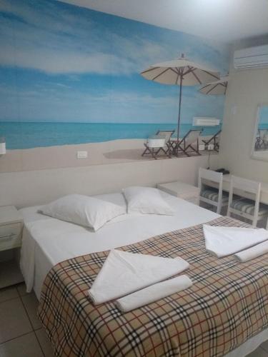 1 queen bed, 1 twin bed