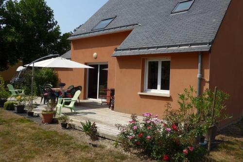 MAISON DANS LA VERDURE gîte à louer Marzan
