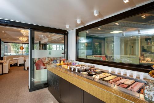 餐飲選擇, 盧加諾酒店 (Hotel Lugano) in 諾克-海斯特