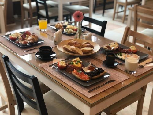 อาหารและเครื่องดื่ม, Hotel Continental City Center in ลาซี