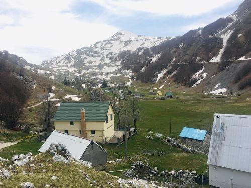 Katun Mokra accommodation & horseback riding