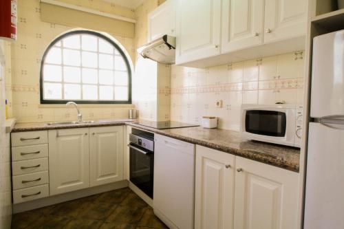 Vau Costa beach apartment with pool!