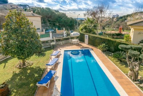 Villa with Private Pool image 4