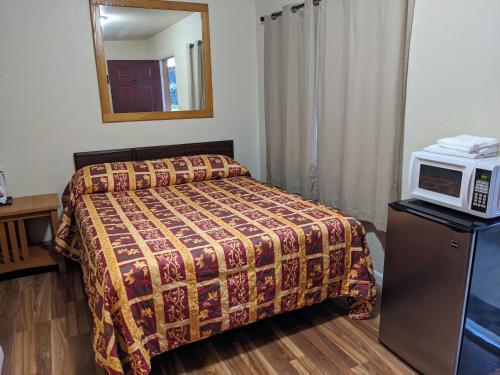 Seadrift Motel & RV Park - image 7