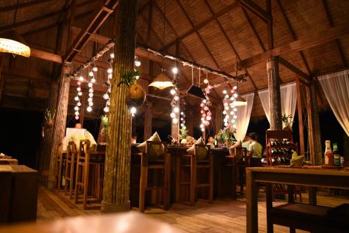 Restaurant, Koh Andet Eco Resort in Tatai